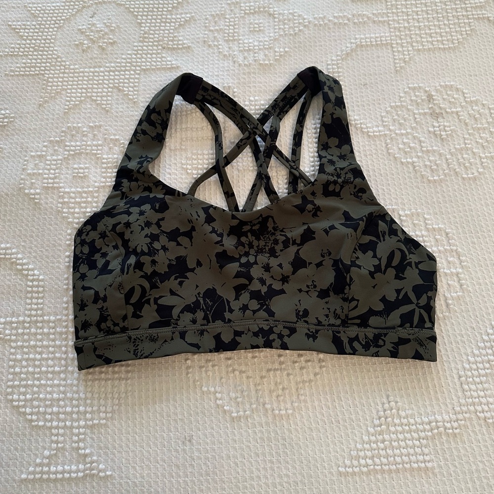 LULULEMON FREE TO BE SERENE SPORTS BRA SIZE 6
